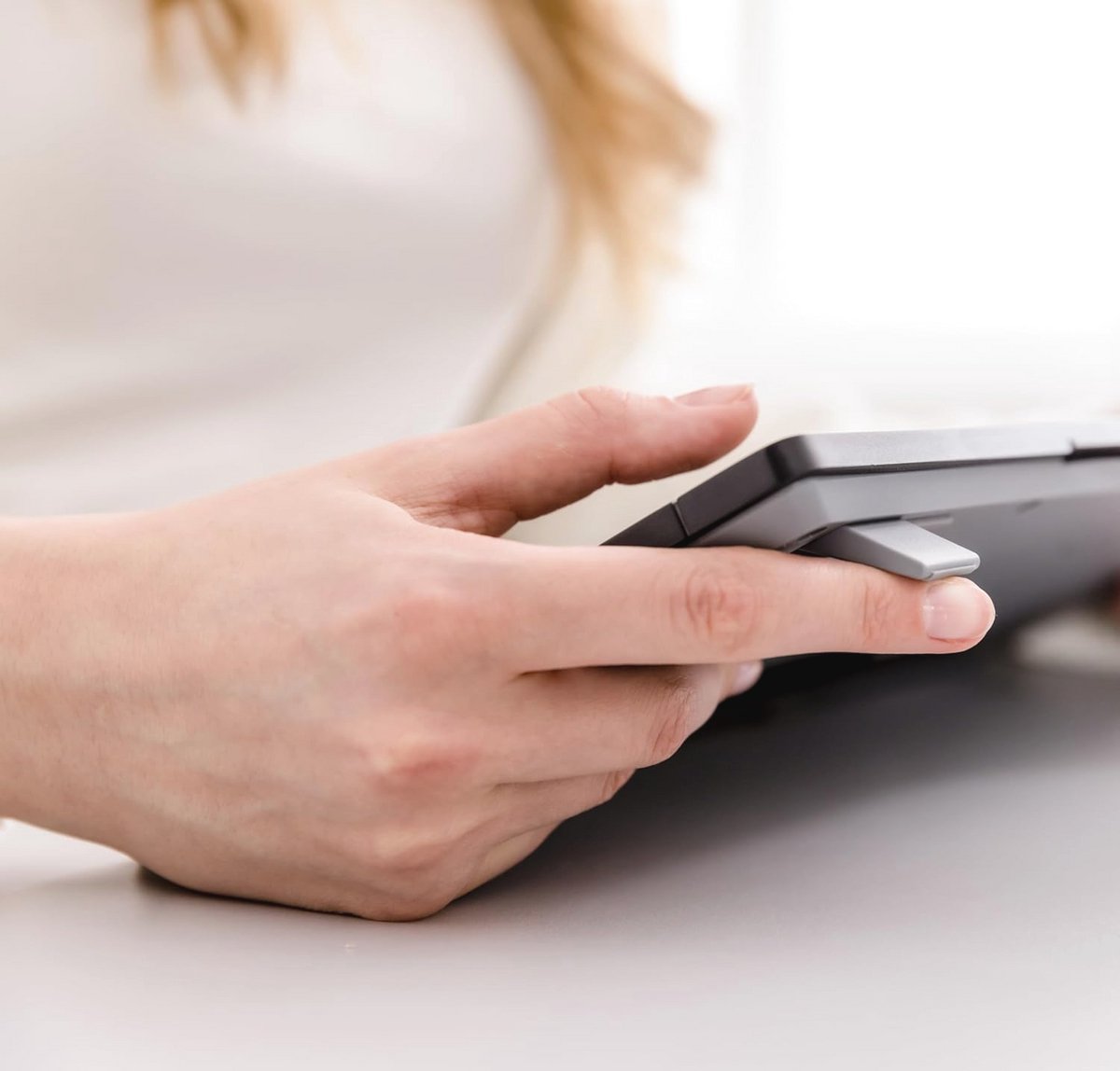 Bedraad QWERTY Toetsenbord met Fluisterstille Toetsaanslagen en Elegant Ontwerp