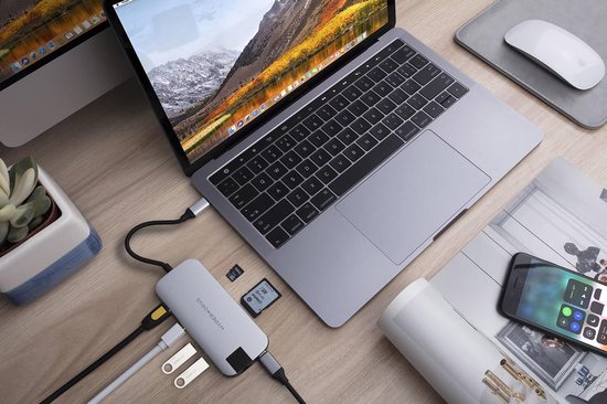 Hyper Slim usb C 8 In 1 Docking Station Space Gray - Zwart