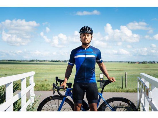 Agu Tesero Fietshelm - Zwart