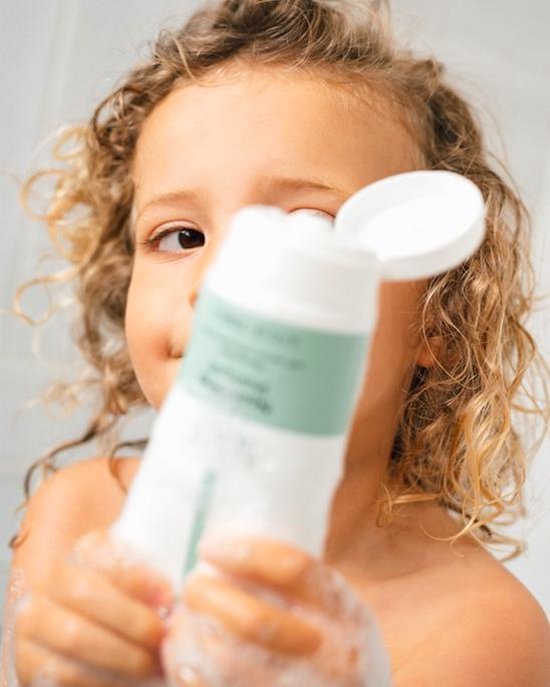 Naif Naïf Nourishing Shampoo Baby - Blauw