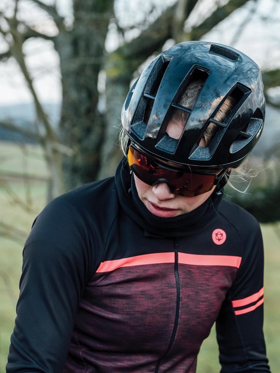 Agu Vigarous Fietshelm - Zwart