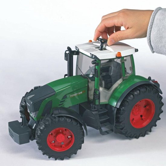 Bruder Tractor Fendt 936 Vario - Groen