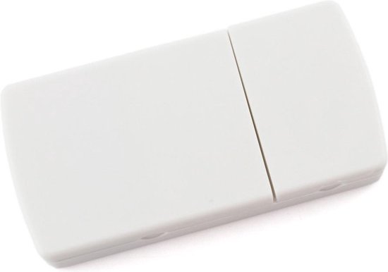 Comfort Aid 1x Medicijnen doos/pillendoos 2-vaks met mesje splitter/splitser 9 cm - Reisformaat - Drogisterij/persoonlijke verzorging accessoires - Wit