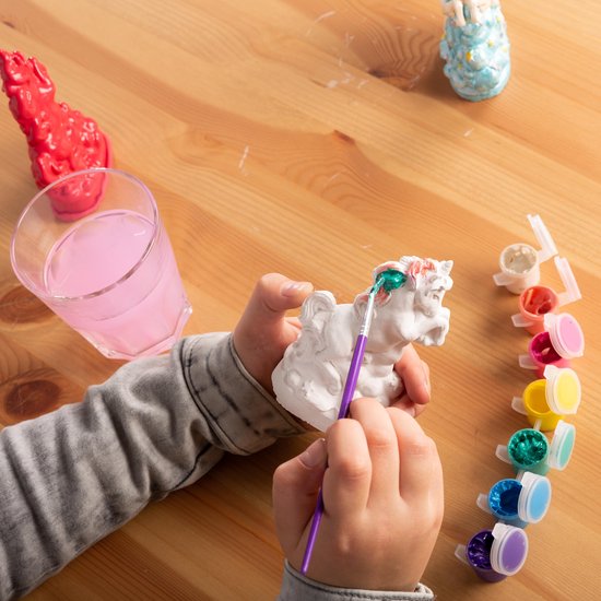 Totum gips gieten en verven: eenhoorns