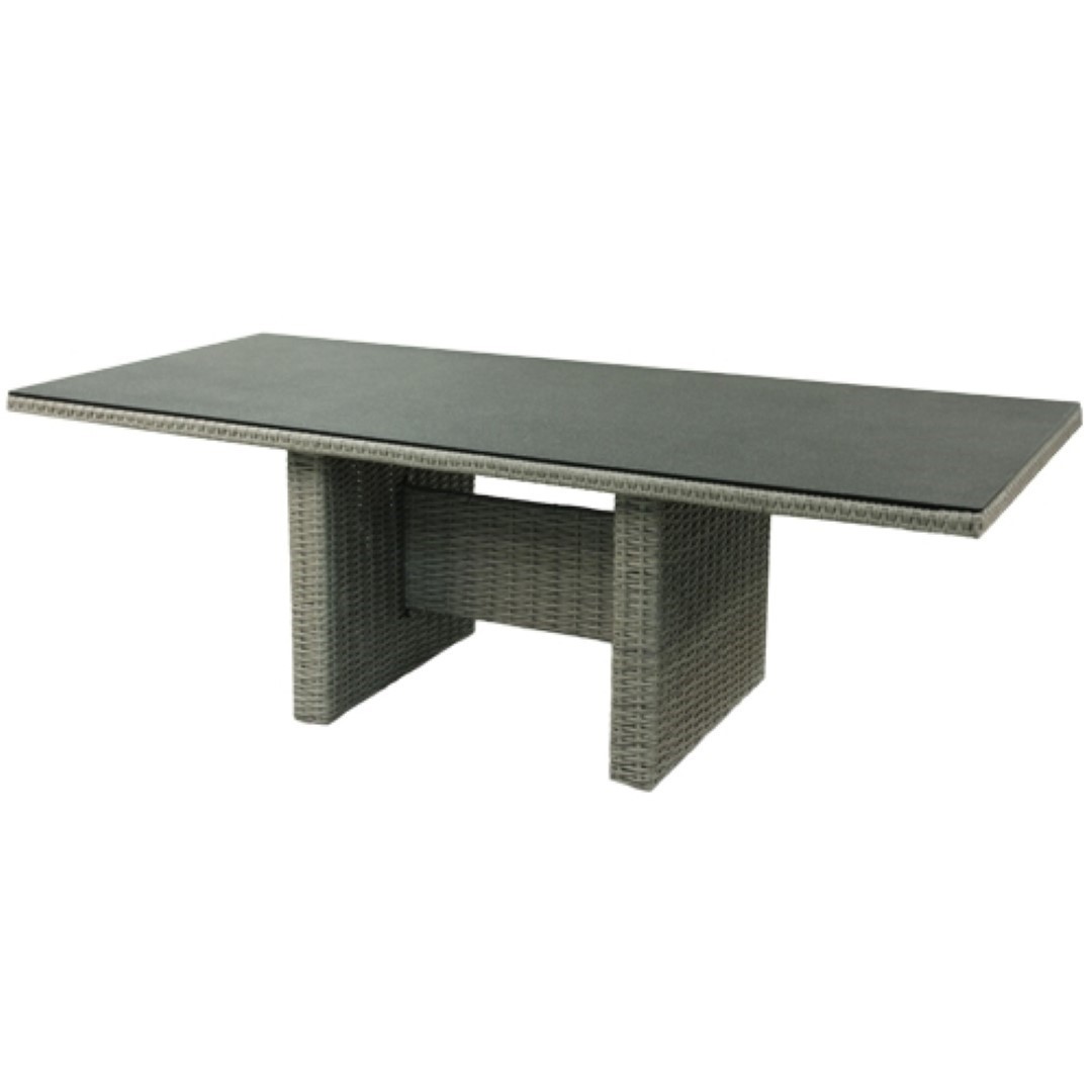 Own Caya dining table