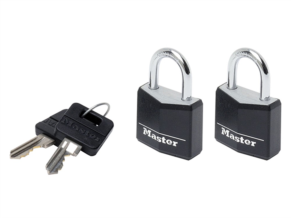 Masterlock 2 x 30mm - 18mm hardened steel shackle, 5mm diam. - double locking - 4