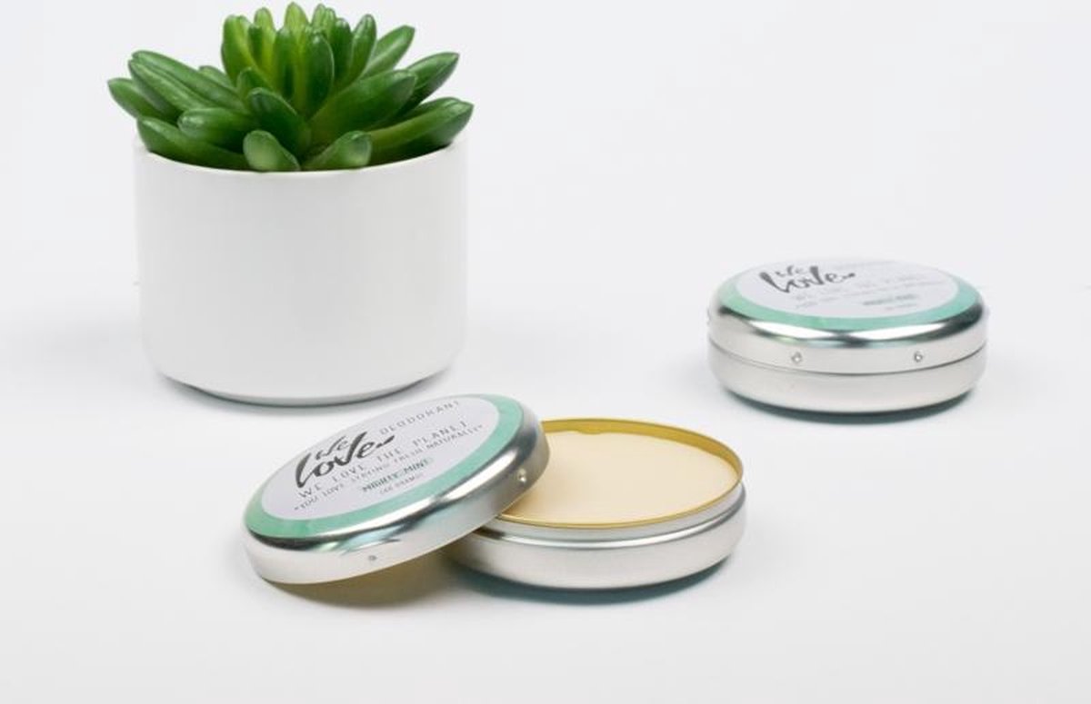 We Love The Planet Mighty Mint Deodorant 48gram