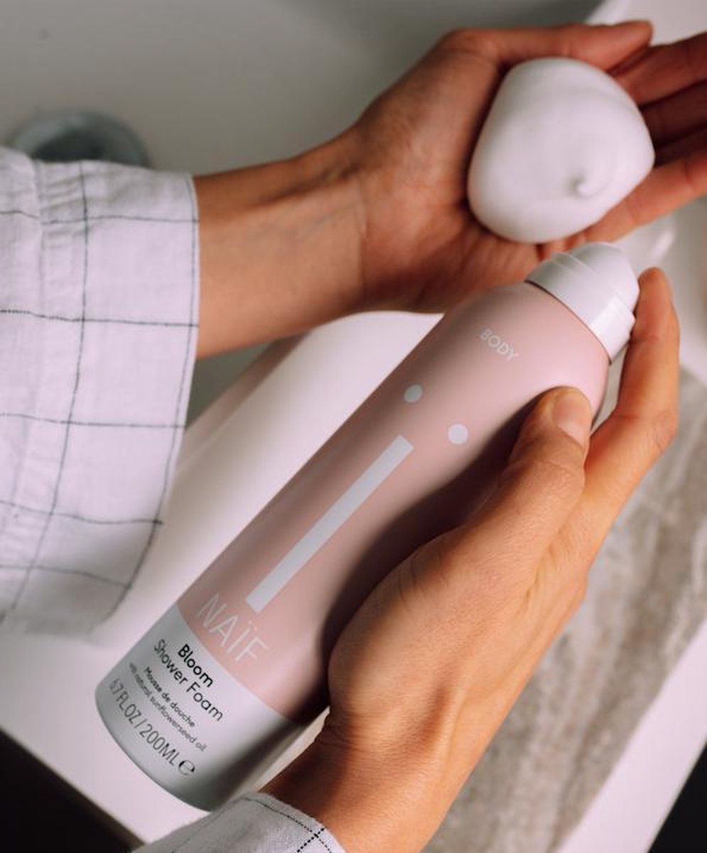 Naif Bloom Shower foam 200ml