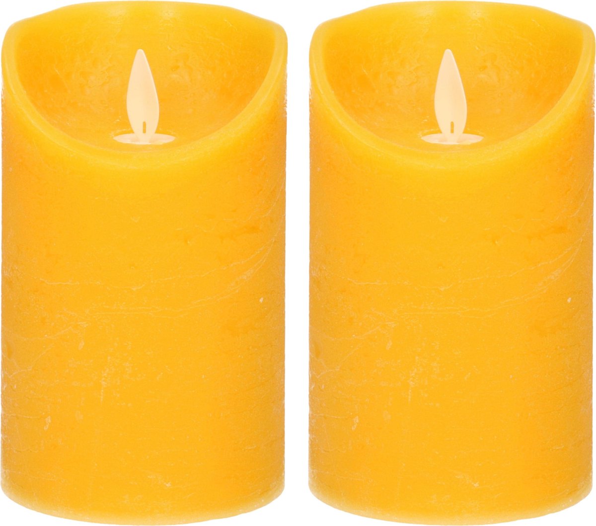 Anna's Collection 2x Oker gele LED kaarsen / stompkaarsen 12,5 cm - Luxe kaarsen op batterijen met bewegende vlam - Geel