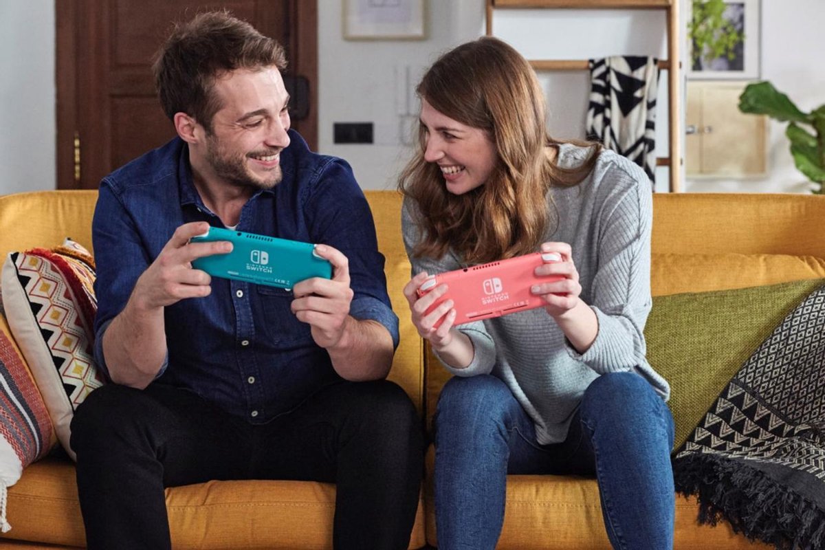 Nintendo Switch Lite Koraal + Animal Crossing + Switch Online (3 maanden)