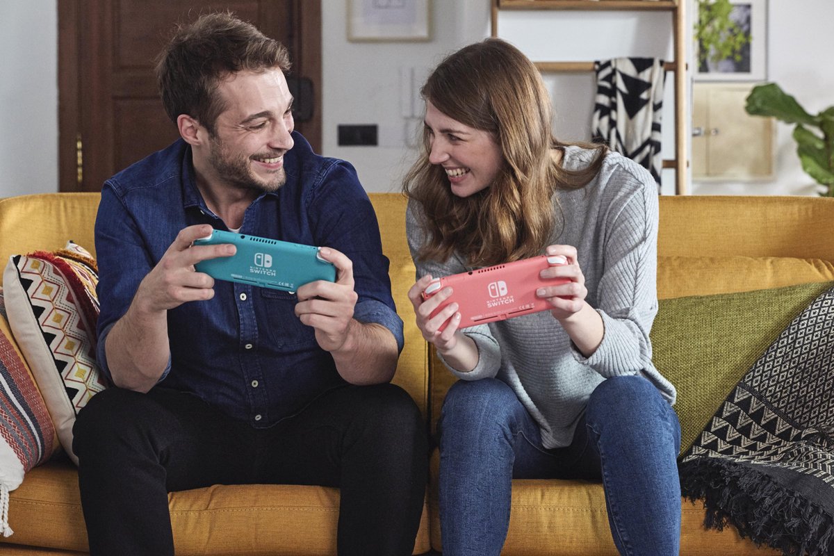 Nintendo Switch Lite Koraal