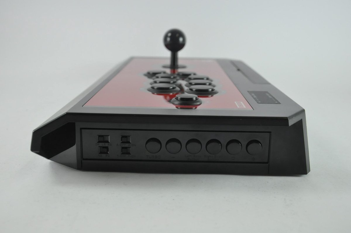 Hori Real Arcade Pro v Hayabusa Nintendo Switch Fight stick