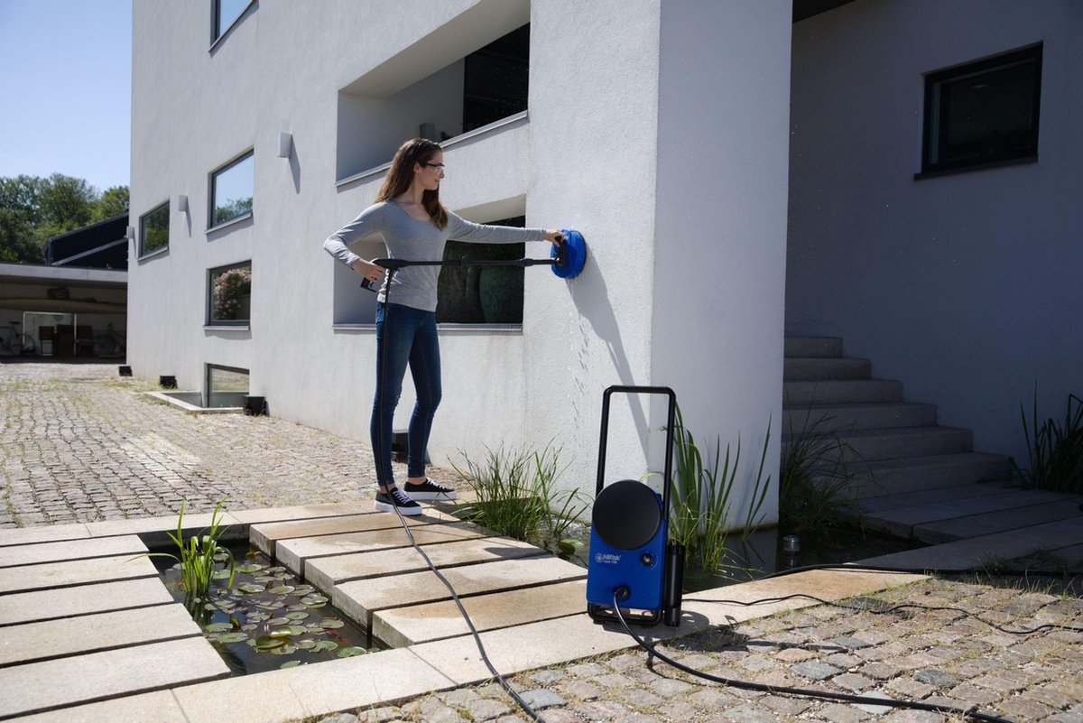 Nilfisk Core 130-6 PowerControl Garden - Zwart