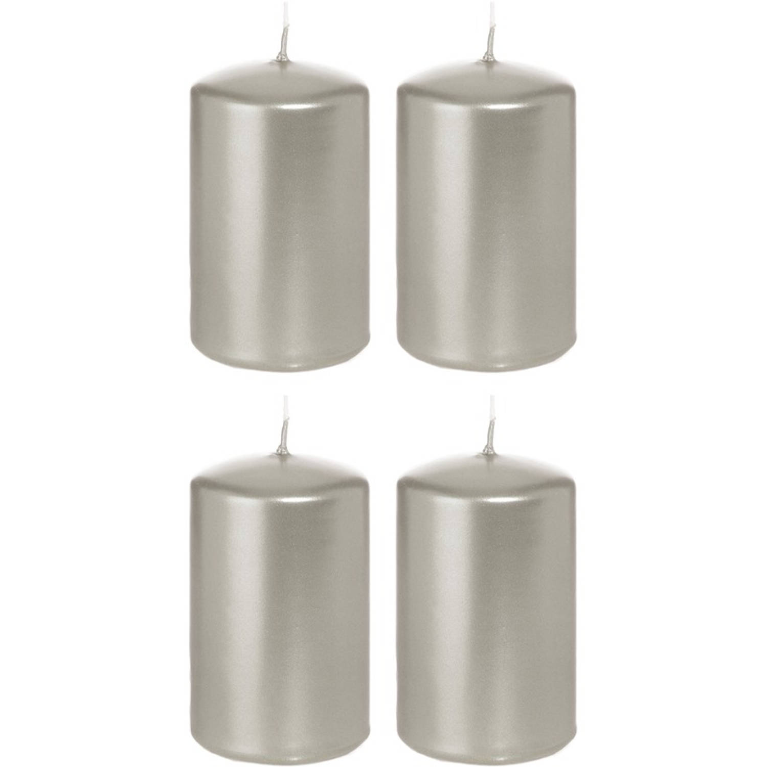 Trend Candles 4x Zilveren Cilinderkaarsen/stompkaarsen 5 X 8 Cm 18 Branduren - Geurloze Zilverkleurige Kaarsen - Woondecoraties - Silver