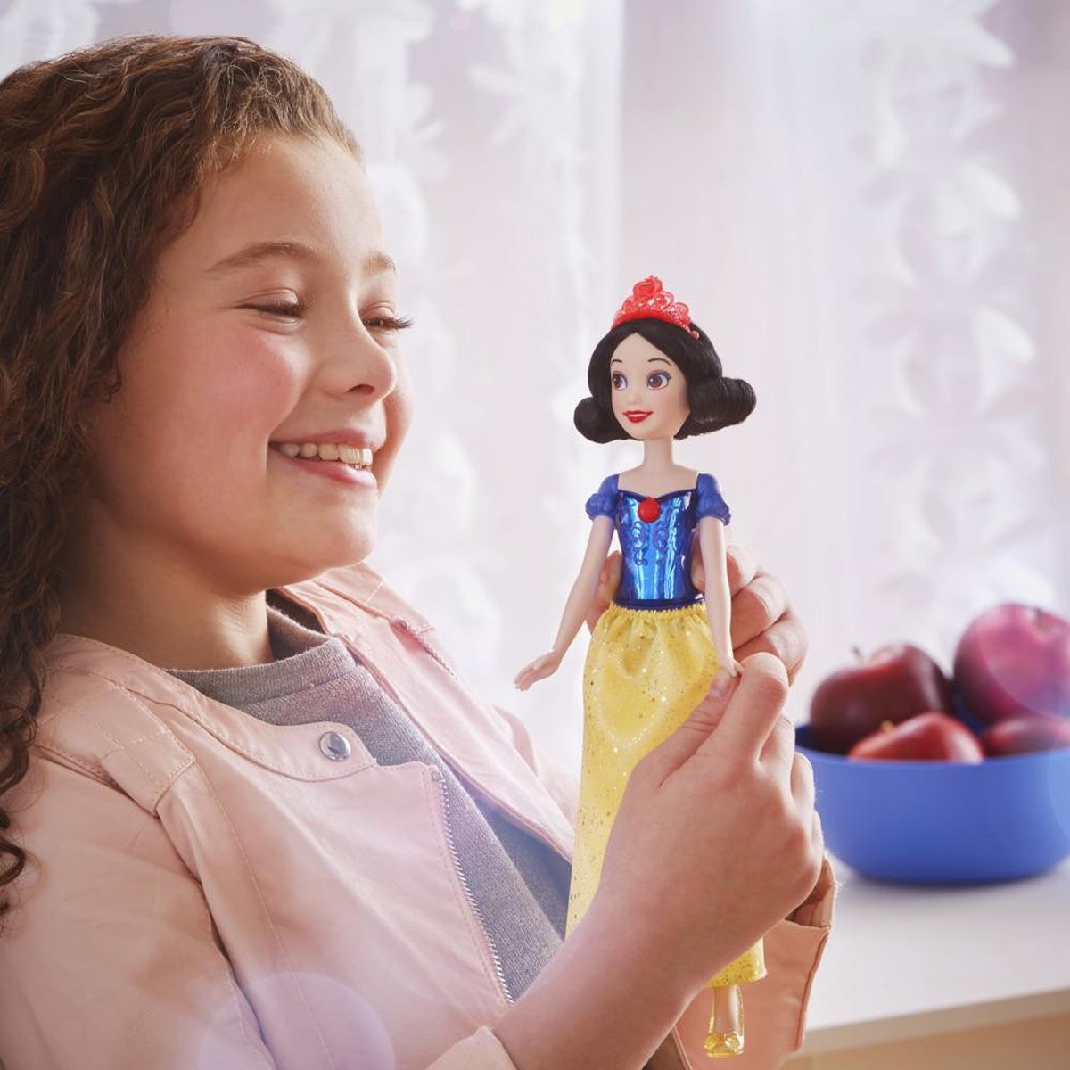 - Royal Shimmer Pop Snow White