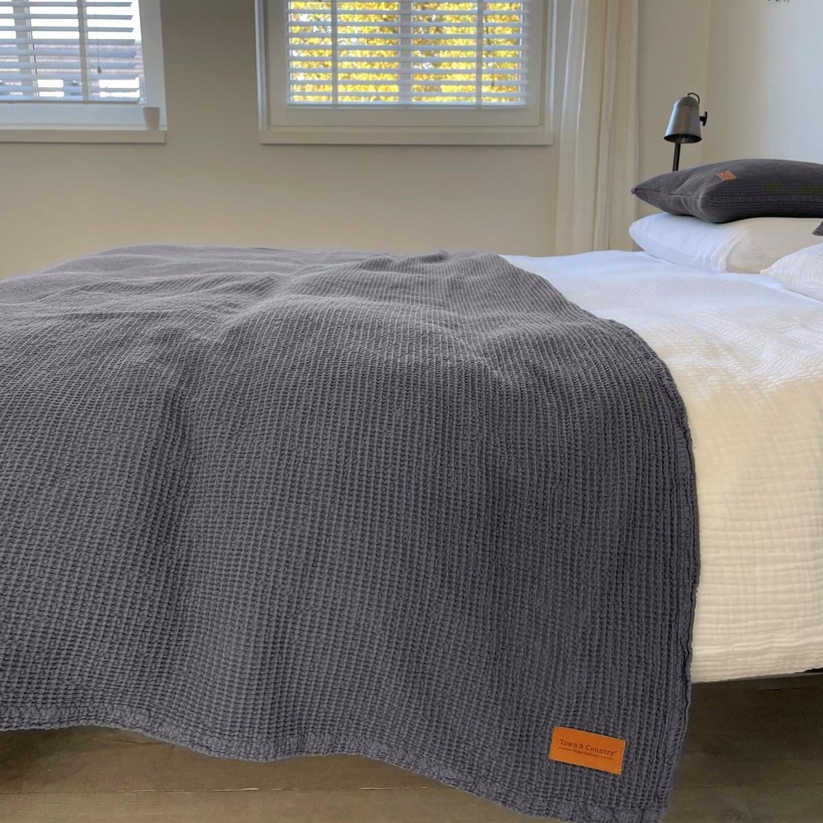 Town & Country Bedsprei Dexter Dobby Taupe 1 Persoons Bedsprei 180 X 260 Cm