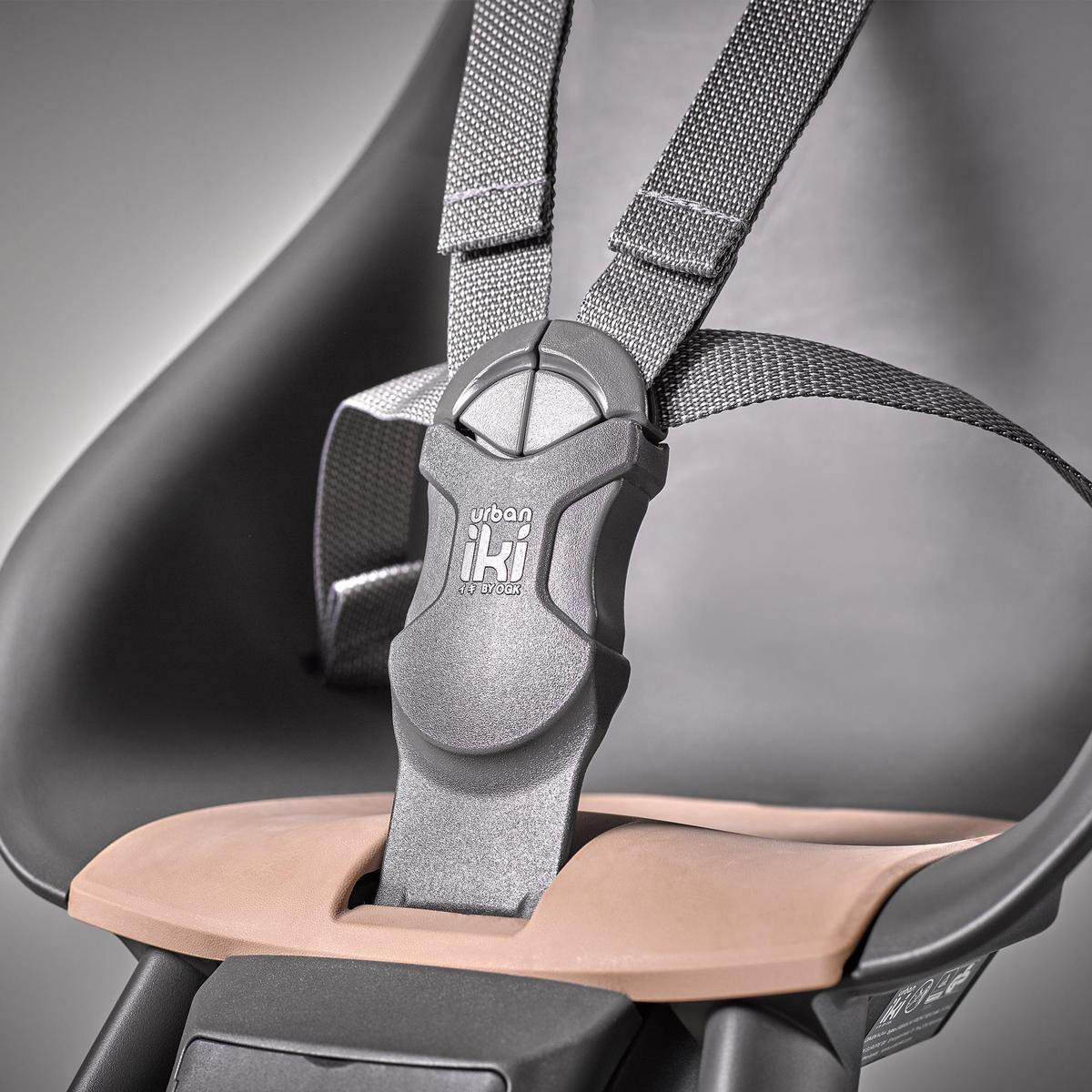 Urban Iki Front seat Bincho Black - Zwart