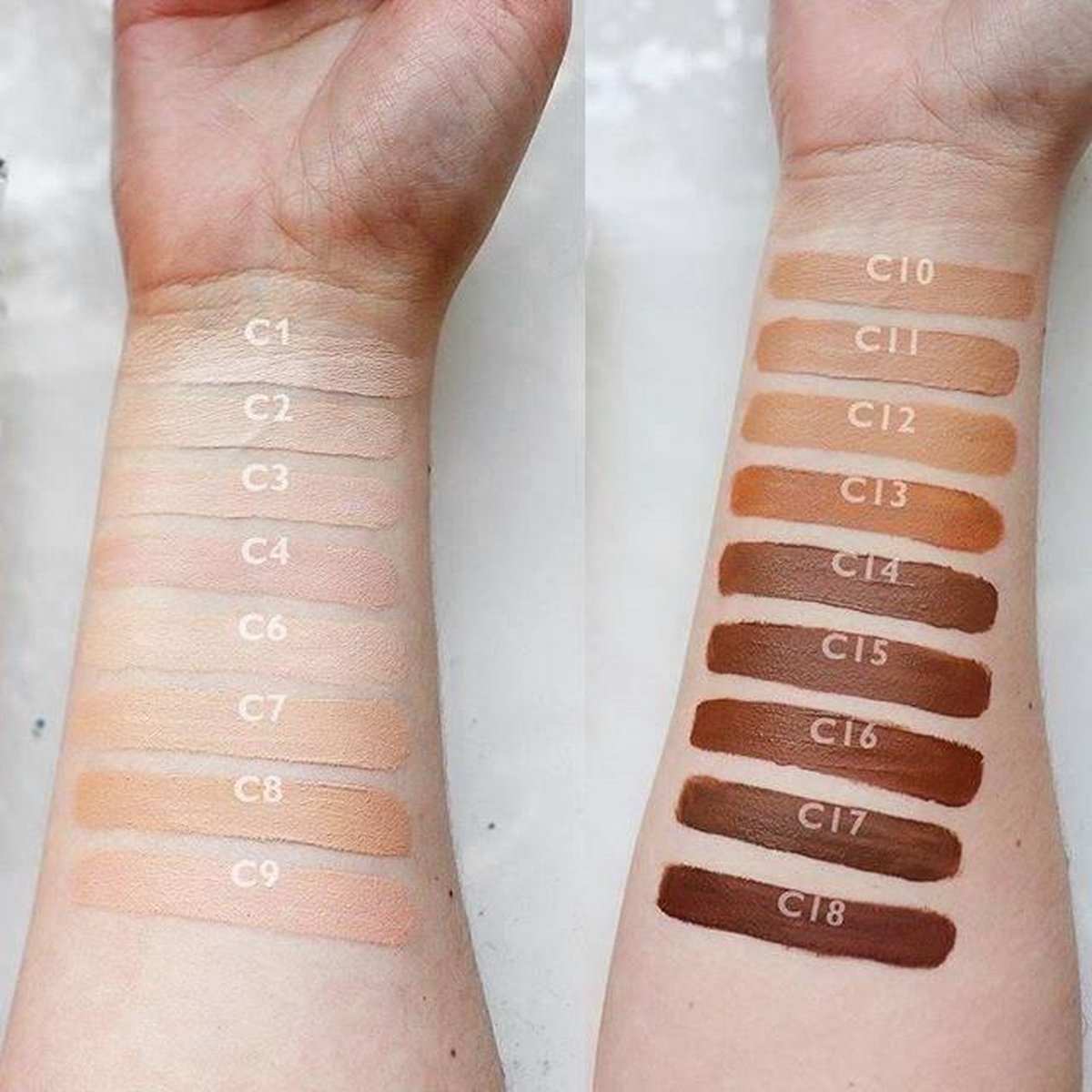 Revolution Beauty Makeup Conceal and Define Concealer C5 - Lichte huid, gouden ondertoon. - Silver