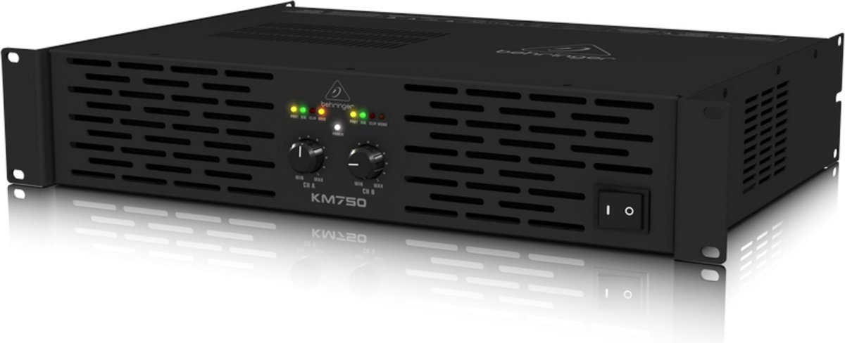 Behringer KM750 versterker
