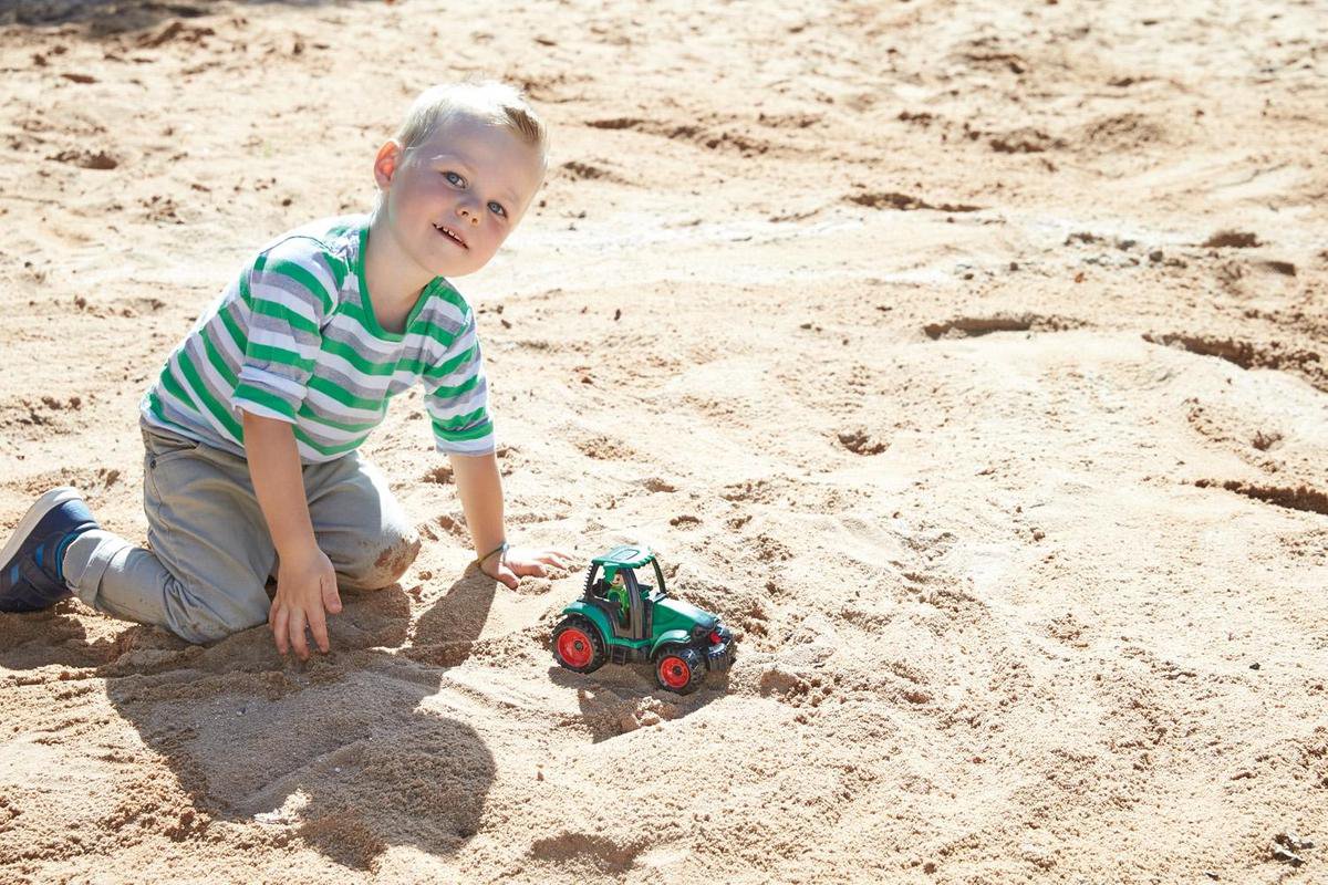 Lena tractor Truckies 17cm