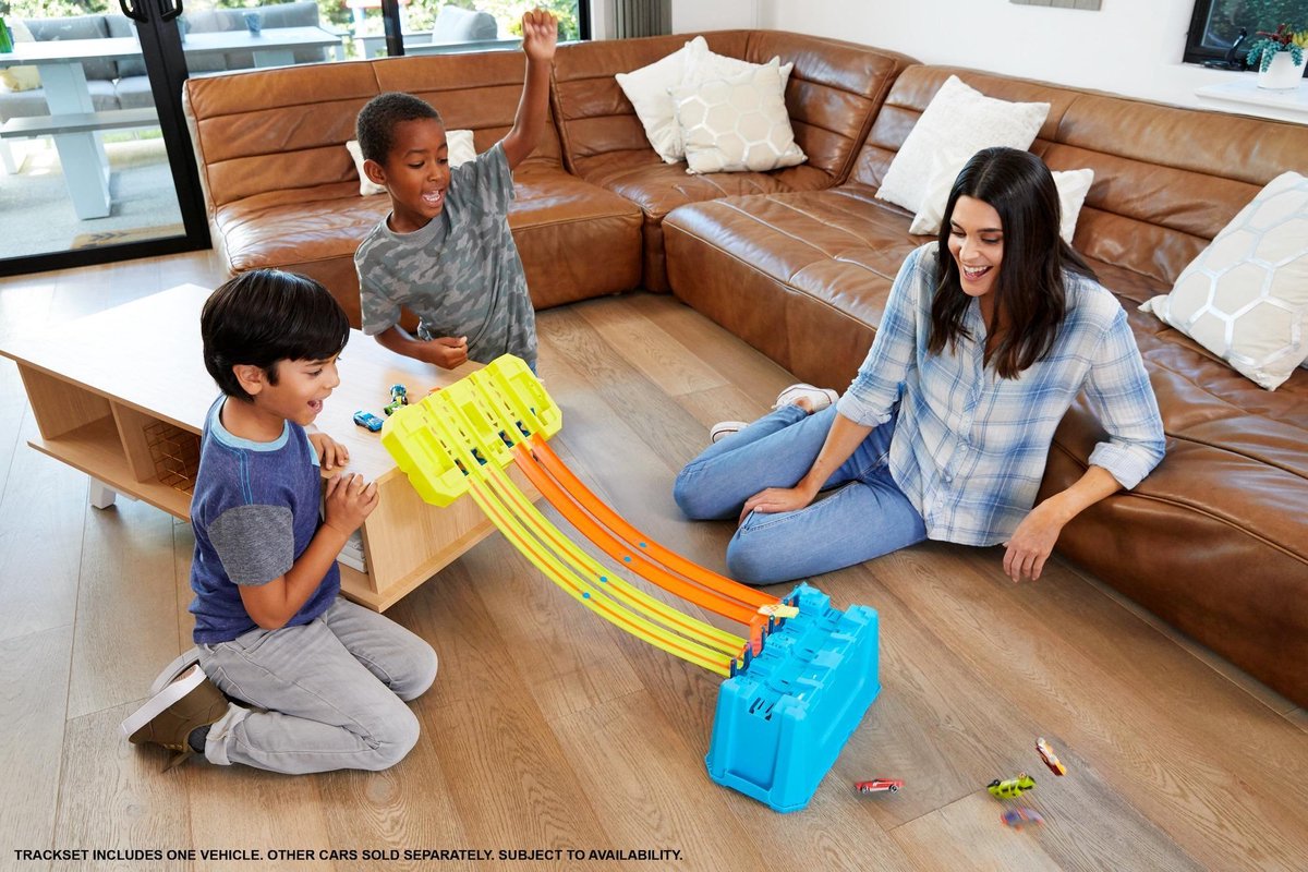 Hot Wheels track builder box jongens 36 cm geel/blauw 19 delig