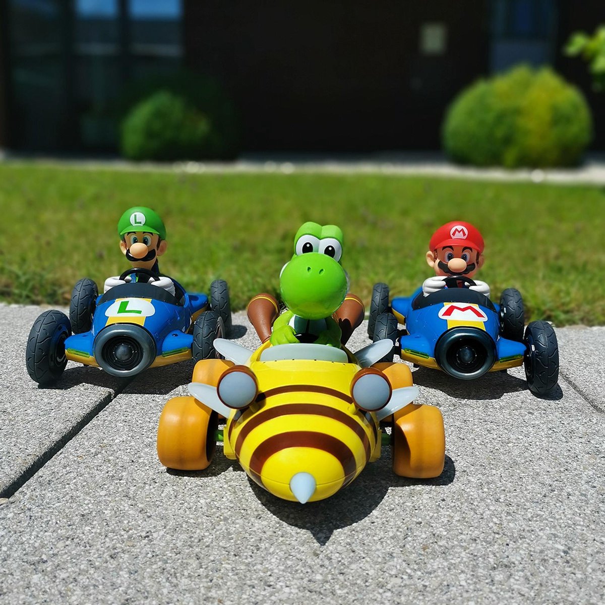 Carrera auto RC Mario Kart Bumble V Yoshi 2,4 GHz 1:18 5 delig - Geel