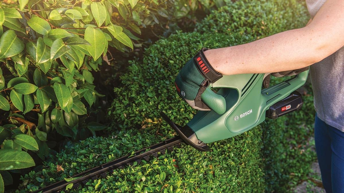 Bosch EasyHedgeCut 18-45 Li (zonder accu)