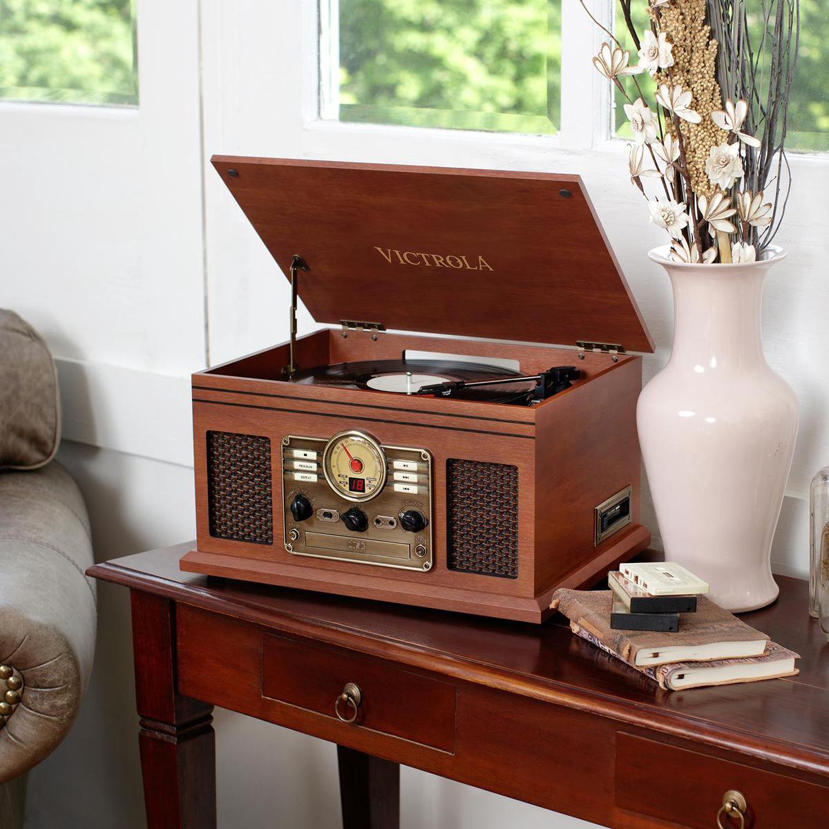 Victrola VTA-200 - Bruin