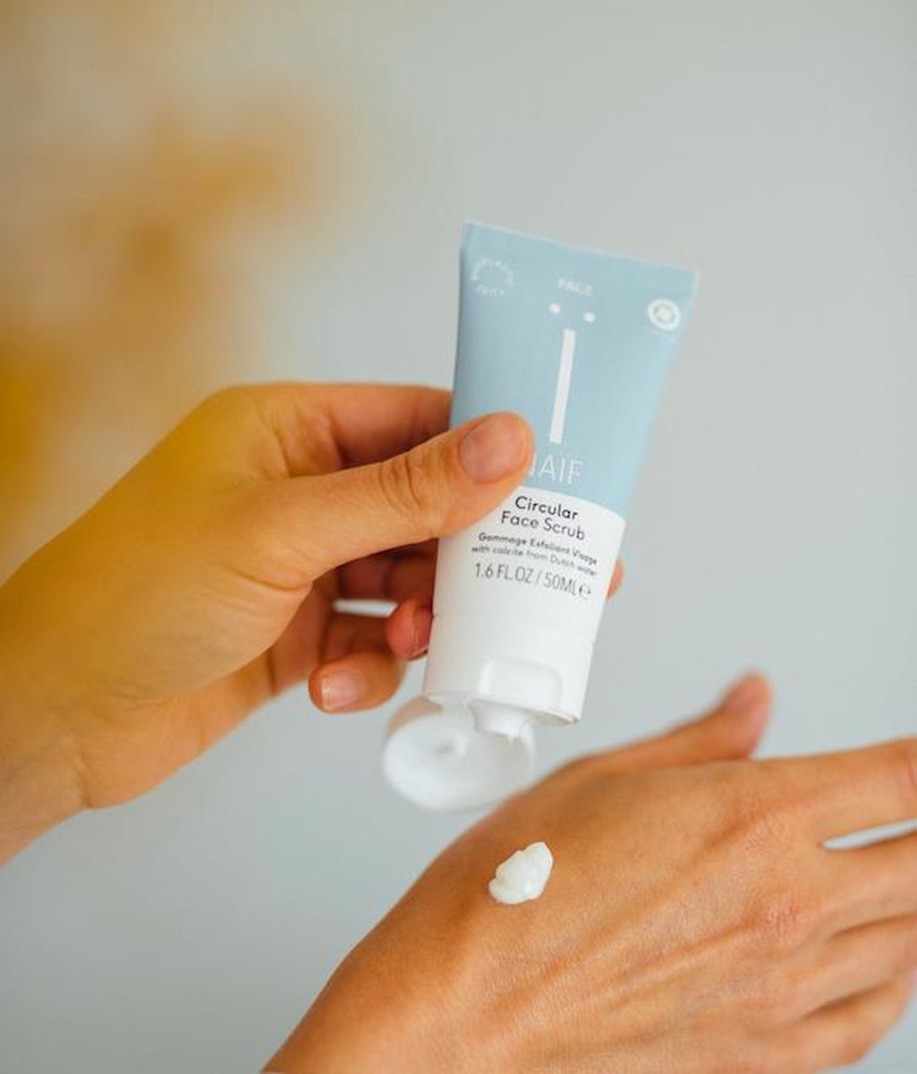 Naif Zuiverende Gezichtsscrub 50ml