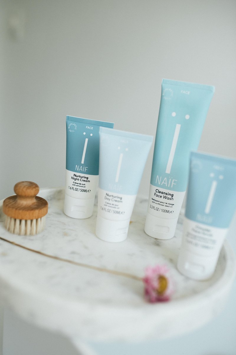 Naif Zuiverende Gezichtsscrub 50ml