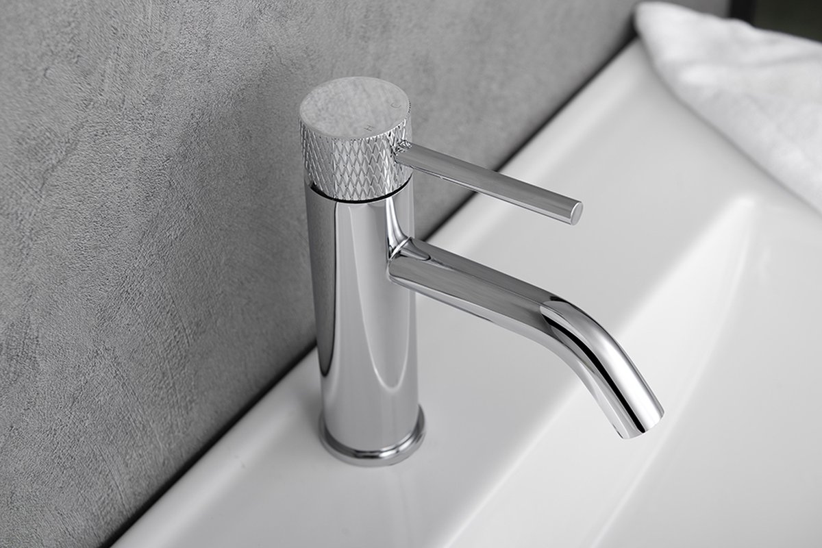 Wiesbaden Ribbd wastafelmengkraan chroom 29.5301