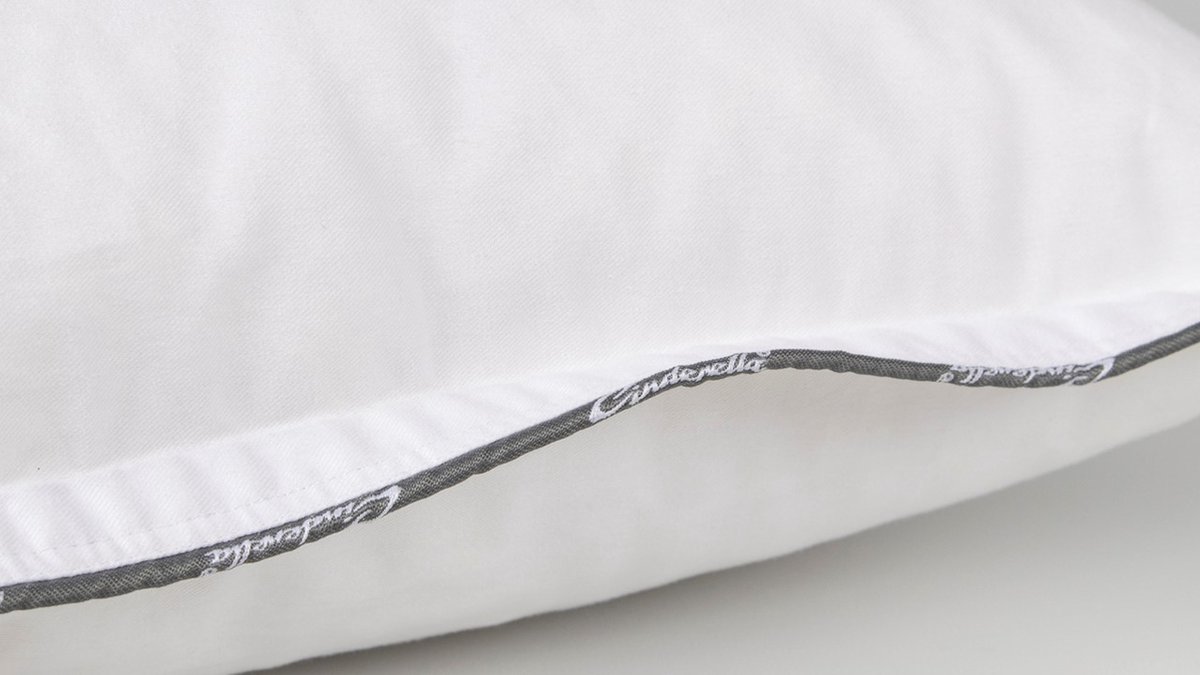 Cinderella New Classic Synthetisch Stevig Hoofdkussen - 50% Latex - 50% Thermosoft Holle Polyester Vezelbolletjes - - Wit