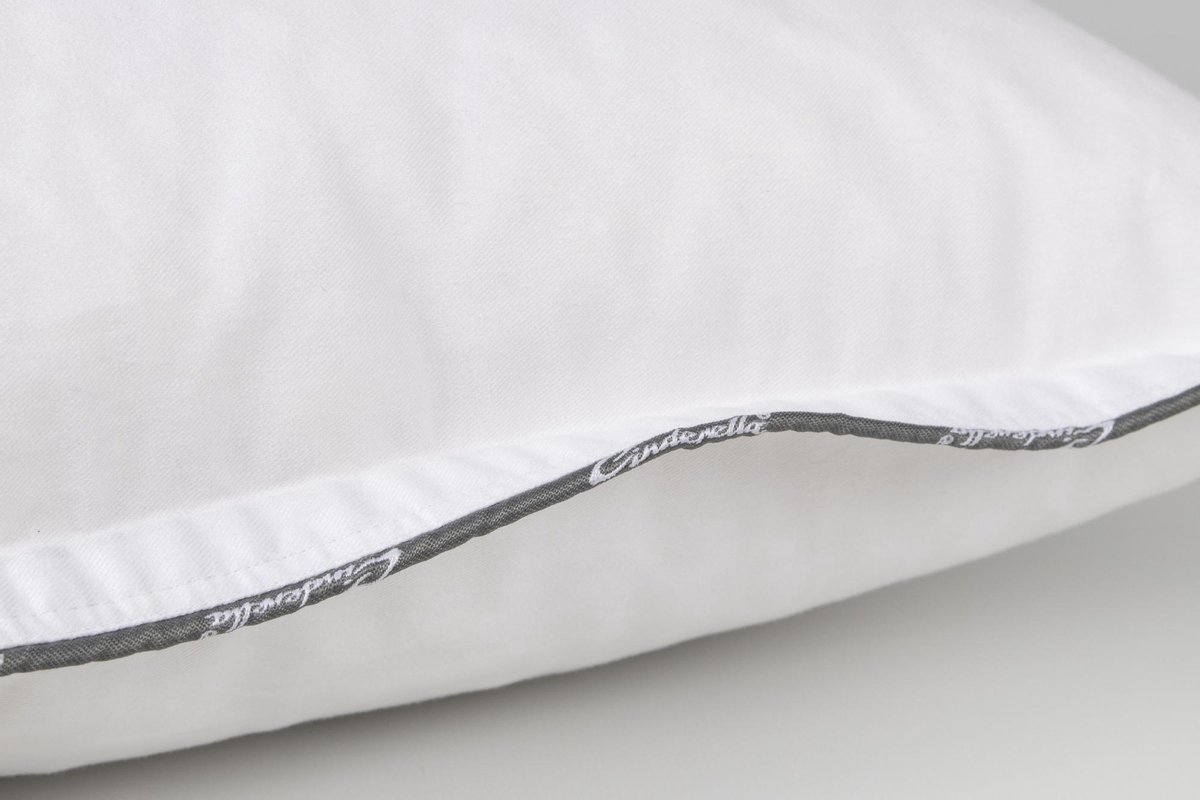 Cinderella New Classic Synthetisch Stevig Hoofdkussen - 50% Latex - 50% Thermosoft Holle Polyester Vezelbolletjes - - Wit