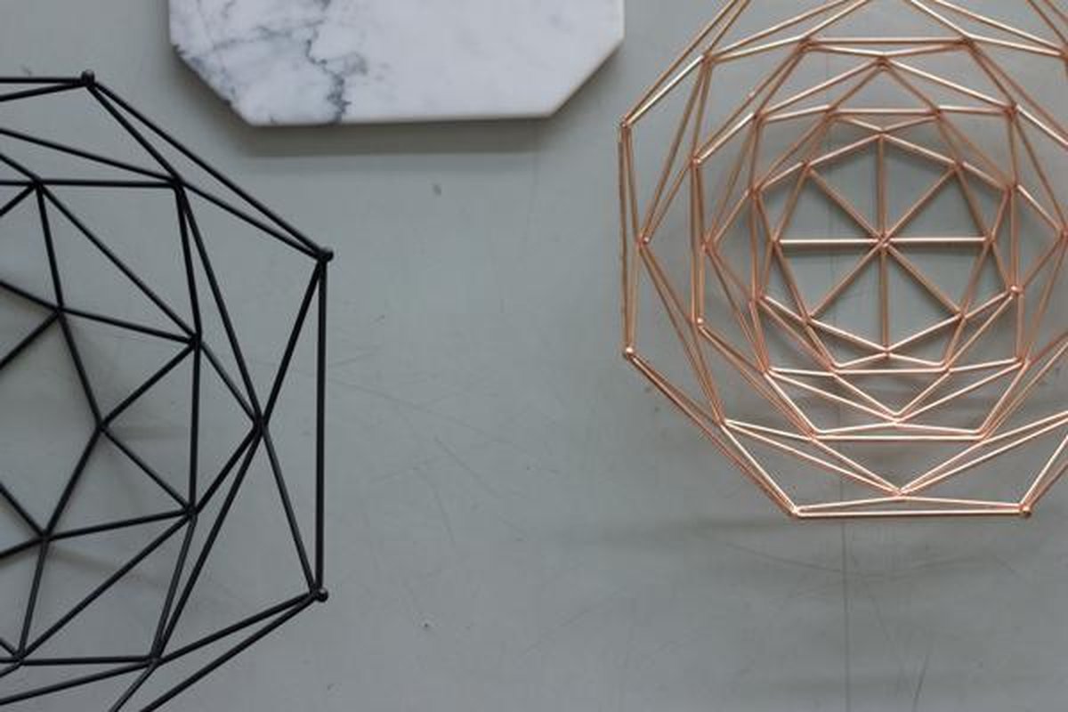 TAK Design Hangmand Thanwa 15 X 13 Cm Staal S - Zwart