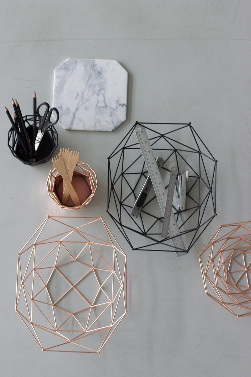 TAK Design Hangmand Thanwa 15 X 13 Cm Staal S - Zwart