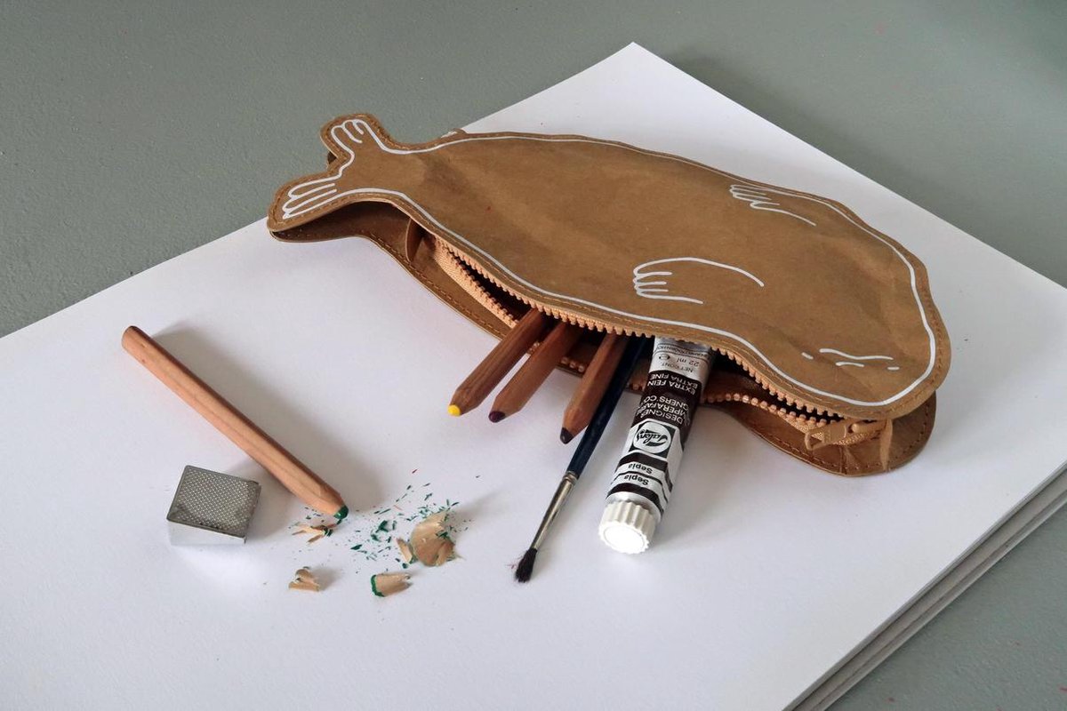 the ZOO etui Seal 27,5 cm gerecycled papier - Bruin