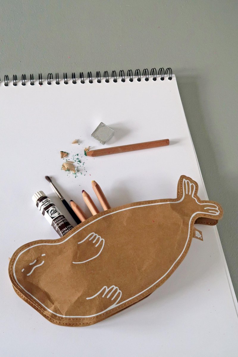 the ZOO etui Seal 27,5 cm gerecycled papier - Bruin