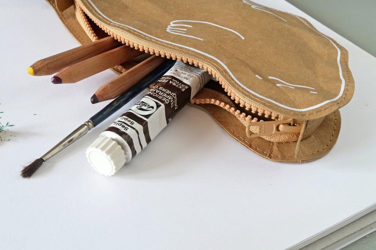 the ZOO etui Seal 27,5 cm gerecycled papier - Bruin