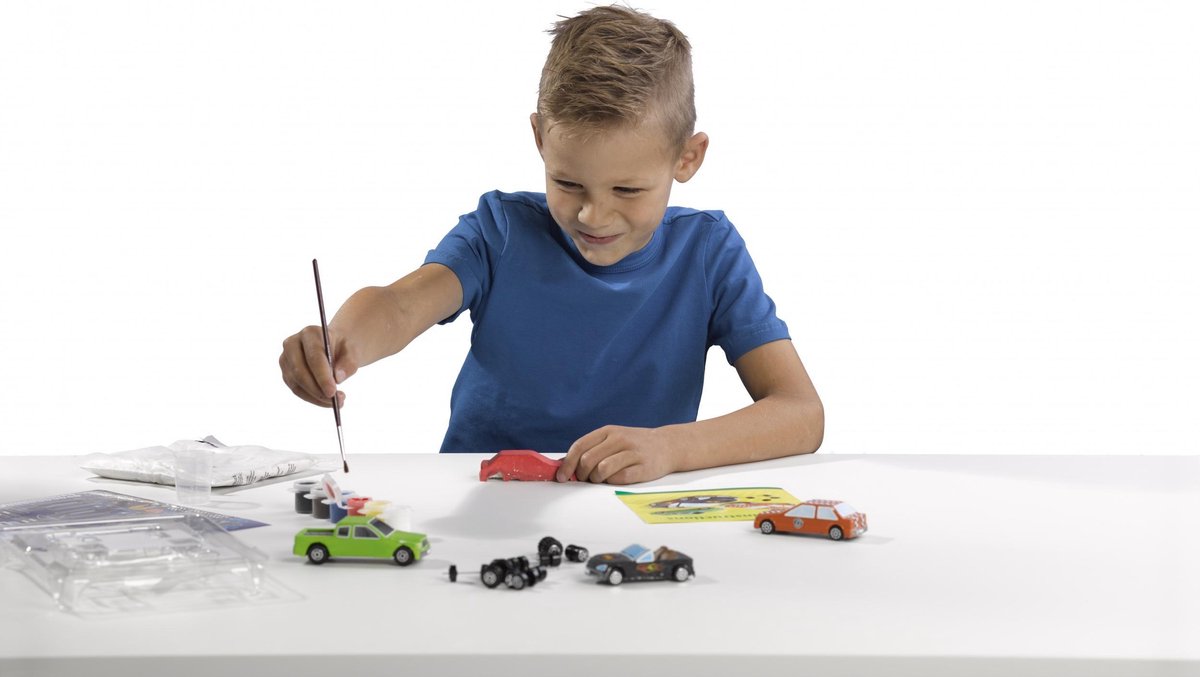 Ses gips gieten en schilderen auto's