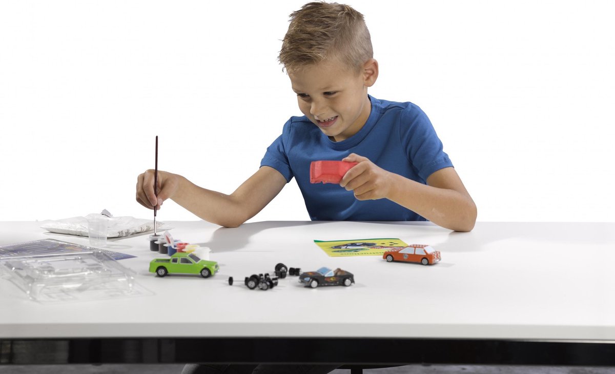 Ses gips gieten en schilderen auto's