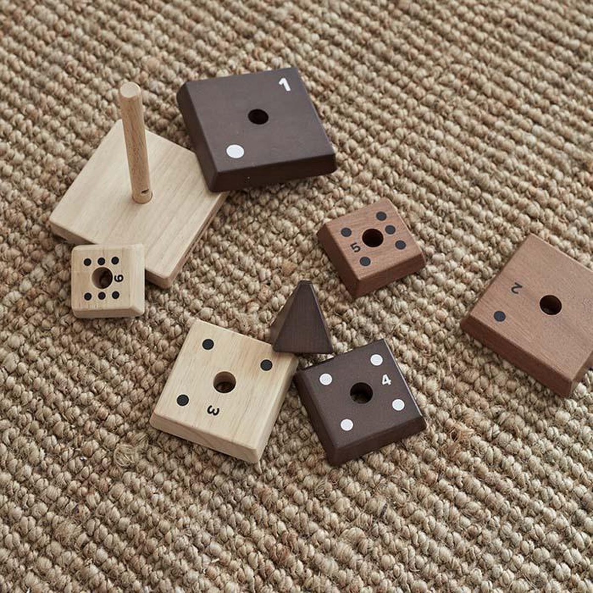 Kid&apos;s Concept stapeltoren Piramide 18,5 cm hout 8 delig - Bruin