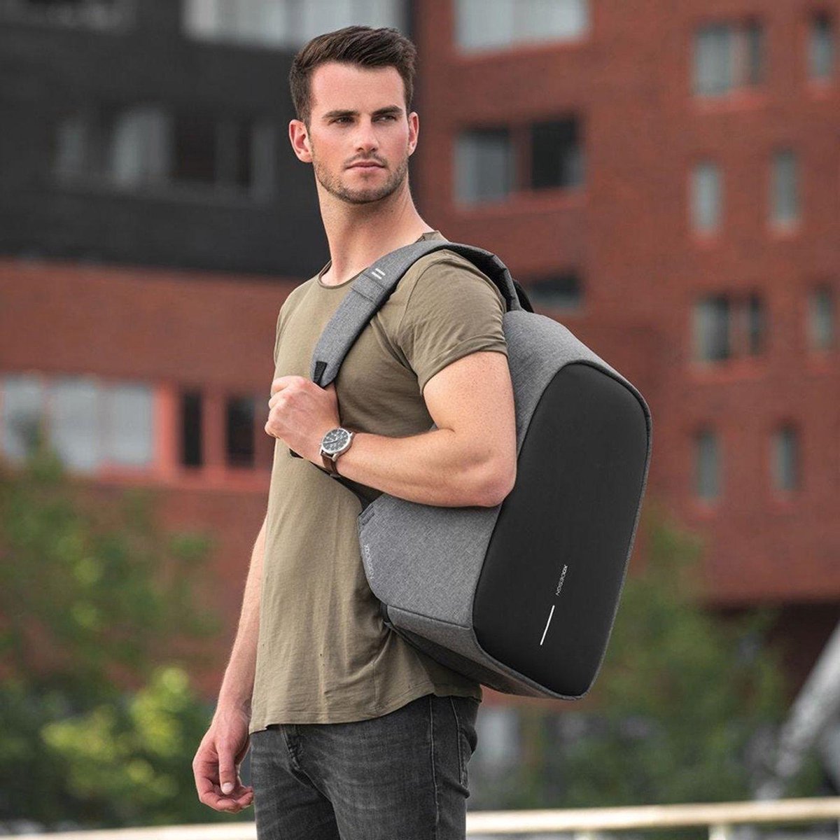XD Design Bobby Hero XL Anti-theft 17" Grey 21L