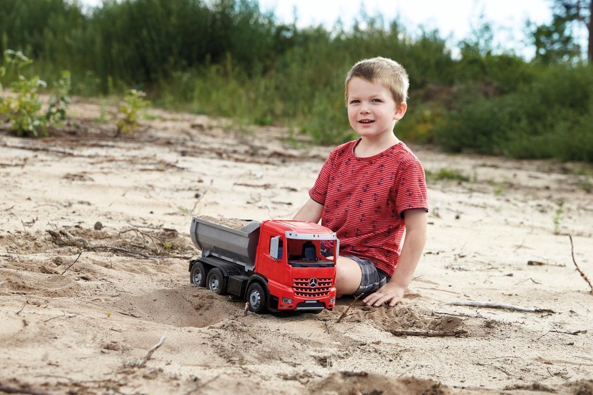 Lena kiepwagen Mercedes Benz Arocs Worxx 45cm - Rood