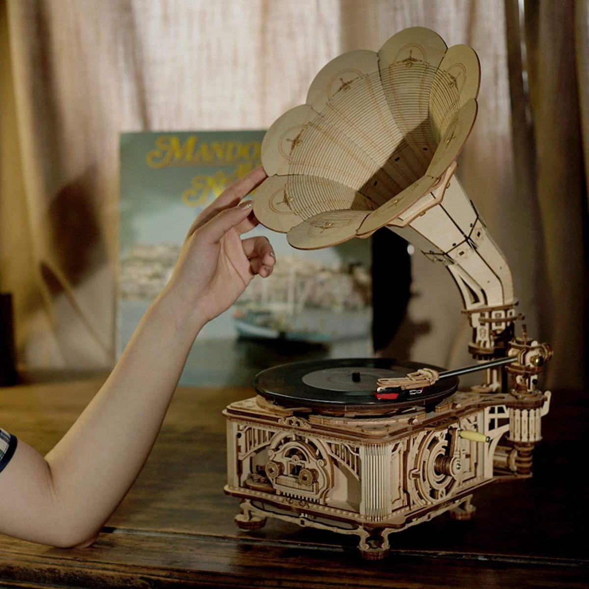 Robotime bouwpakket Rokr platenspeler 22,6 x 26,1 x 42,9 cm hout