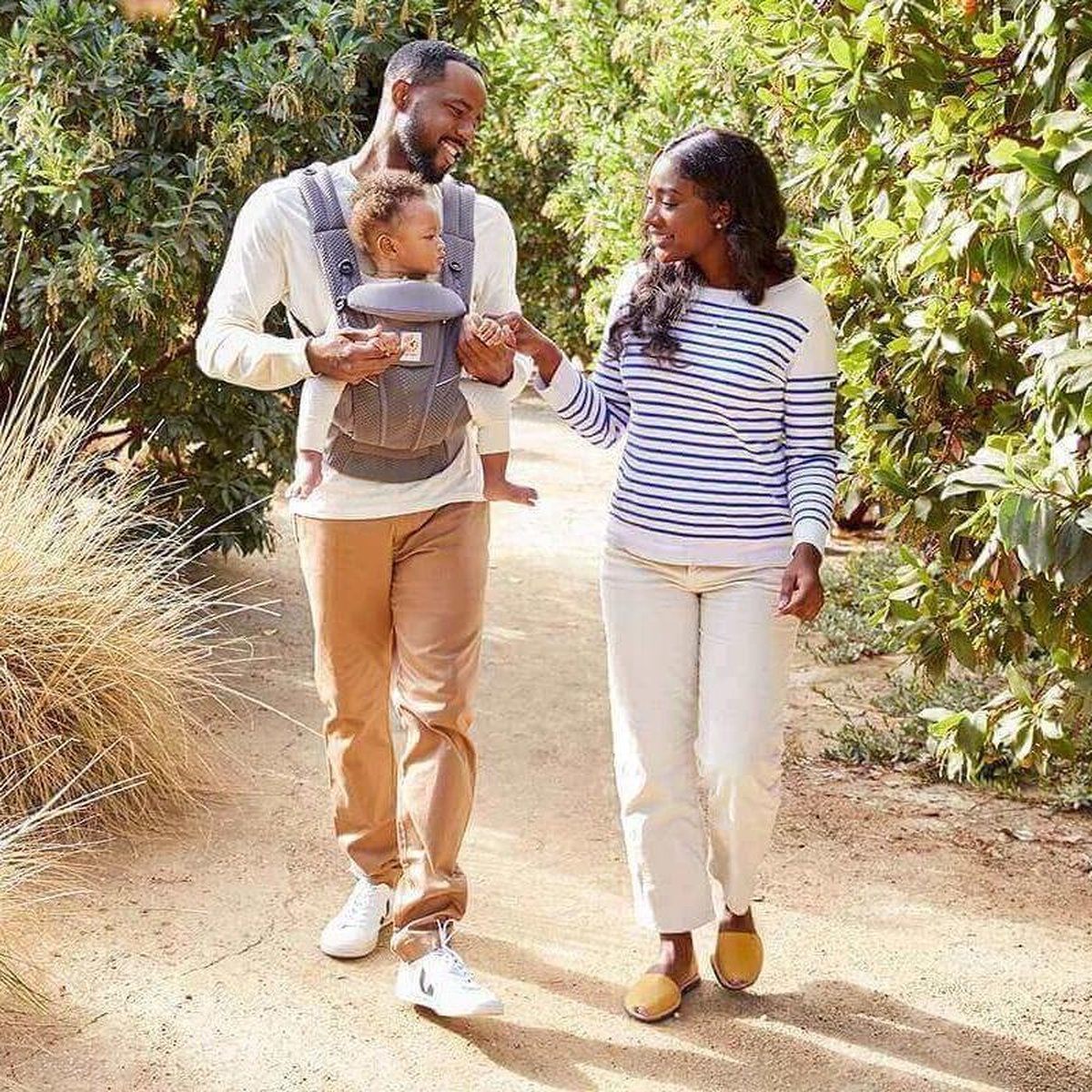 Ergobaby Buikdrager 4P OMNI Breeze Graphite Grey