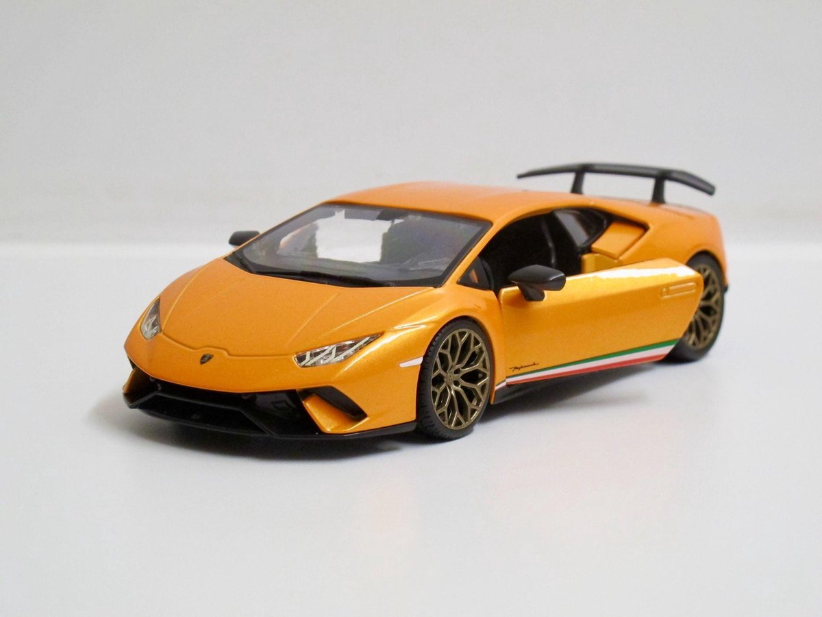 Bburago schaalmodel Lamborghini Huracan 1:24 - Oranje