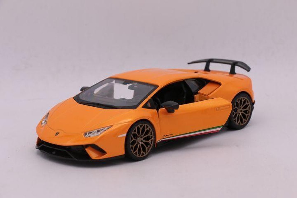 Bburago schaalmodel Lamborghini Huracan 1:24 - Oranje