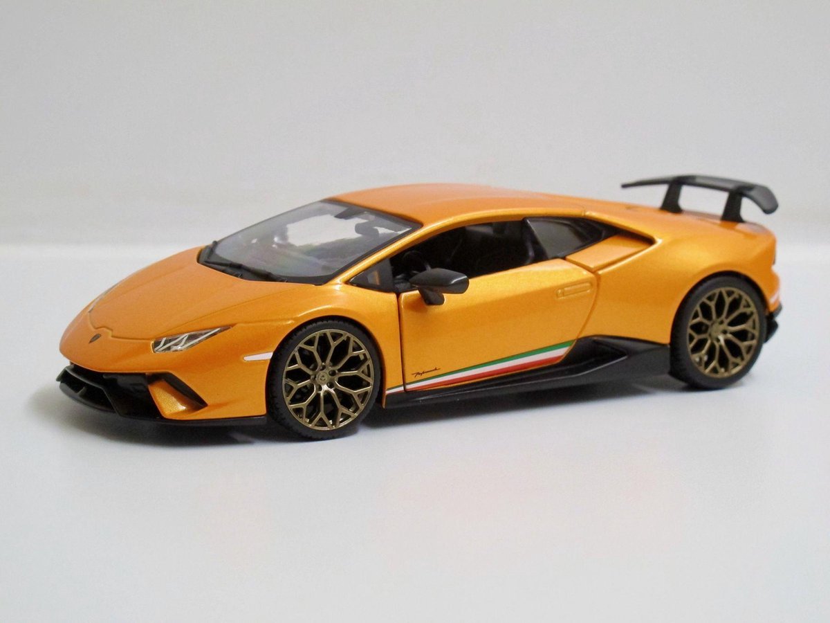 Bburago schaalmodel Lamborghini Huracan 1:24 - Oranje