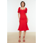 Trendyol - Midi-jurk met pofmouwen in - Rood