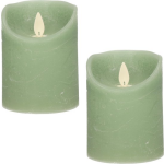 Anna's Collection 2x Jadee LED kaarsen / stompkaarsen 10 cm - Luxe kaarsen op batterijen met bewegende vlam - Groen